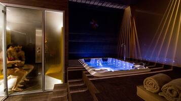 Espace de soins pour les couples, sauna, bain Ă remous, massages