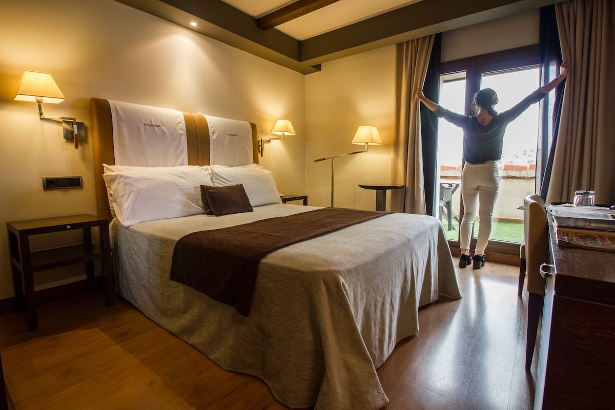 Een kluis op de kamer, geluiddichte muren, gratis babybedden