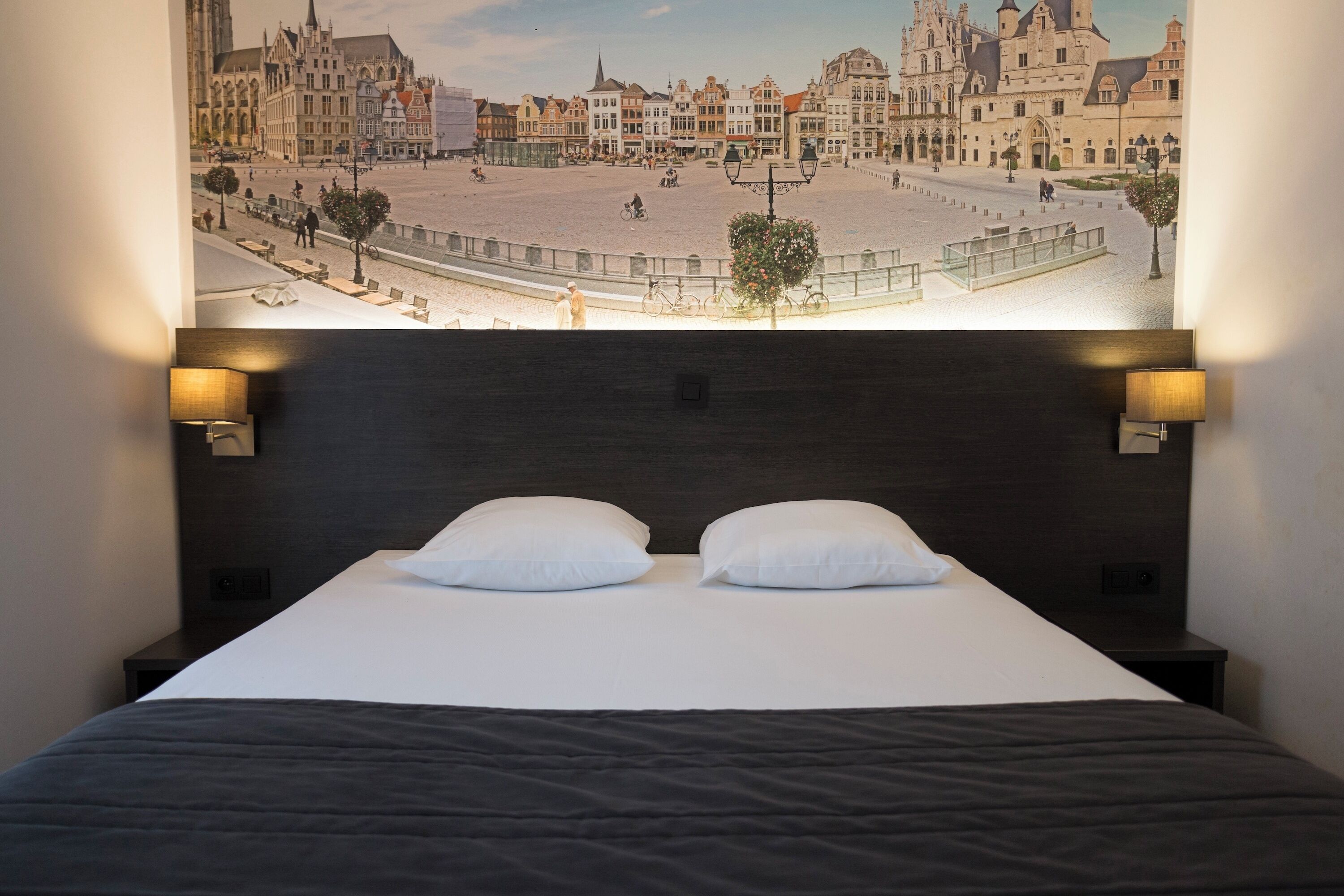 Deluxe tweepersoonskamer | Pillowtop-bedden, een laptopwerkplek, verduisterende gordijnen