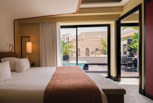 Ropa de cama de alta calidad y artículos del minibar gratis 