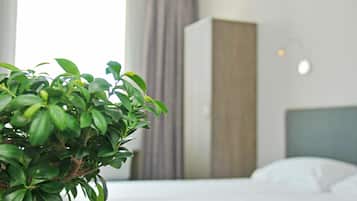 Habitación estándar doble | Caja fuerte, escritorio, sistema de insonorización