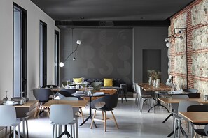 Se sirven desayunos, almuerzos, cenas y brunches