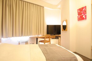 Double Room | Premium bedding, down comforters, desk, blackout drapes