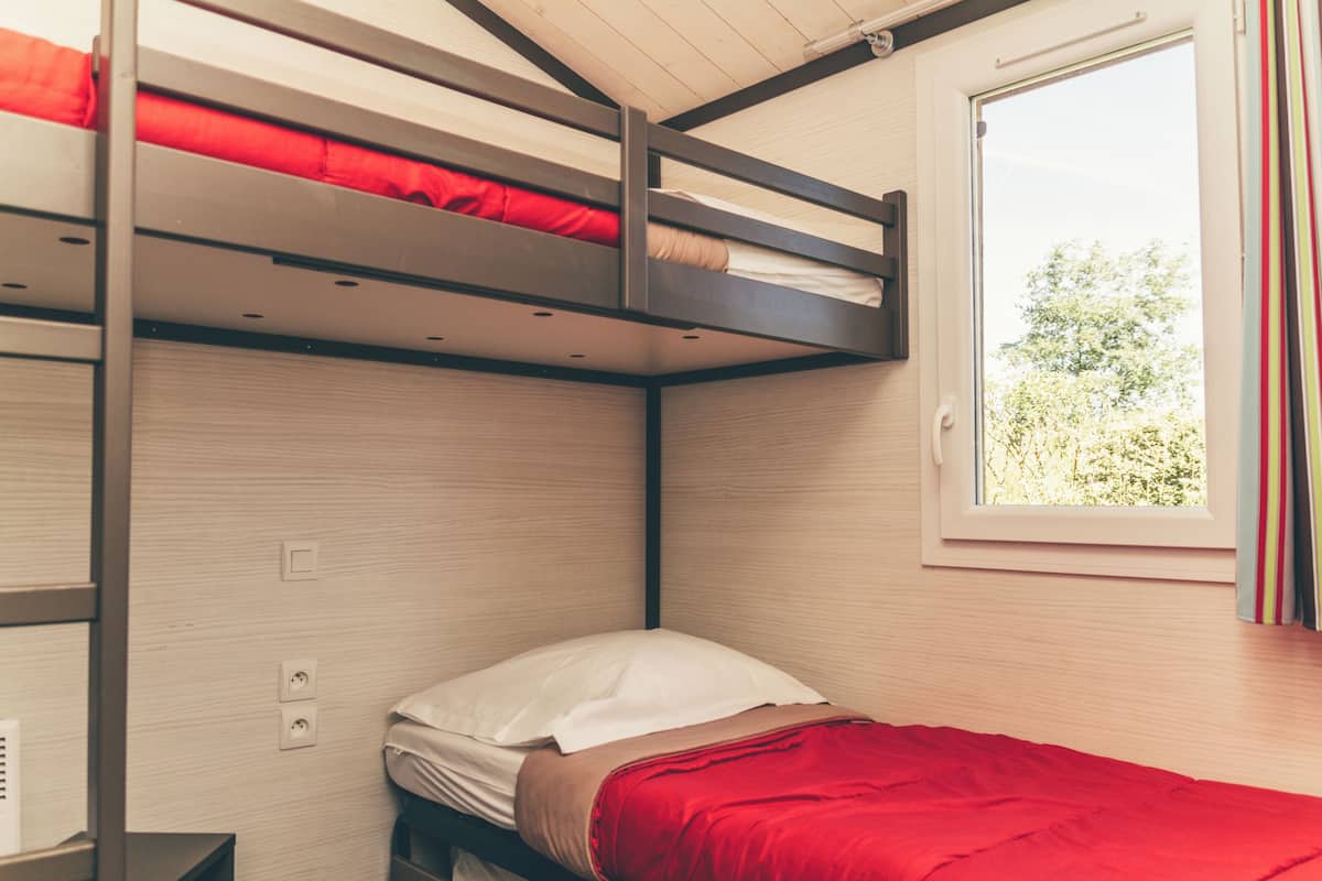 2 bedrooms, blackout curtains, soundproofing