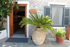 Exterior - Hotel Mistral (Hydra)