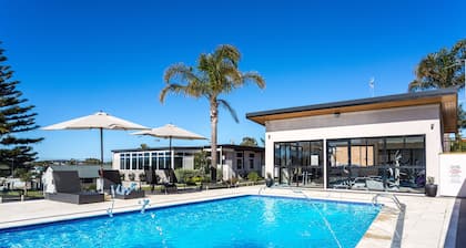 Country Comfort Amity Motel