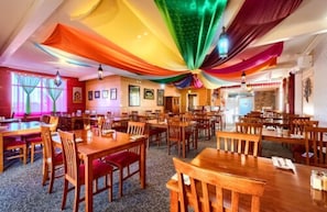 Indian cuisine - Country Comfort Amity Motel (Centennial Park)