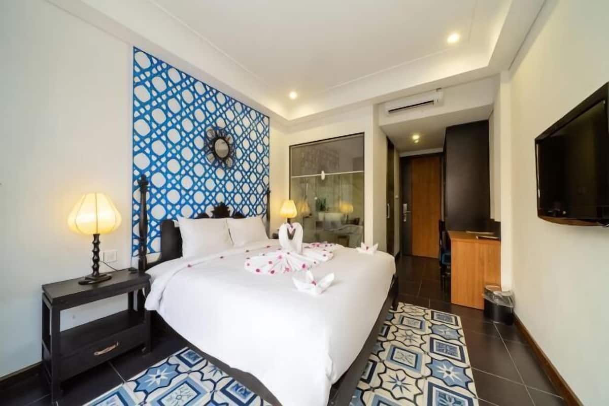 Premium bedding, down duvets, memory-foam beds, minibar