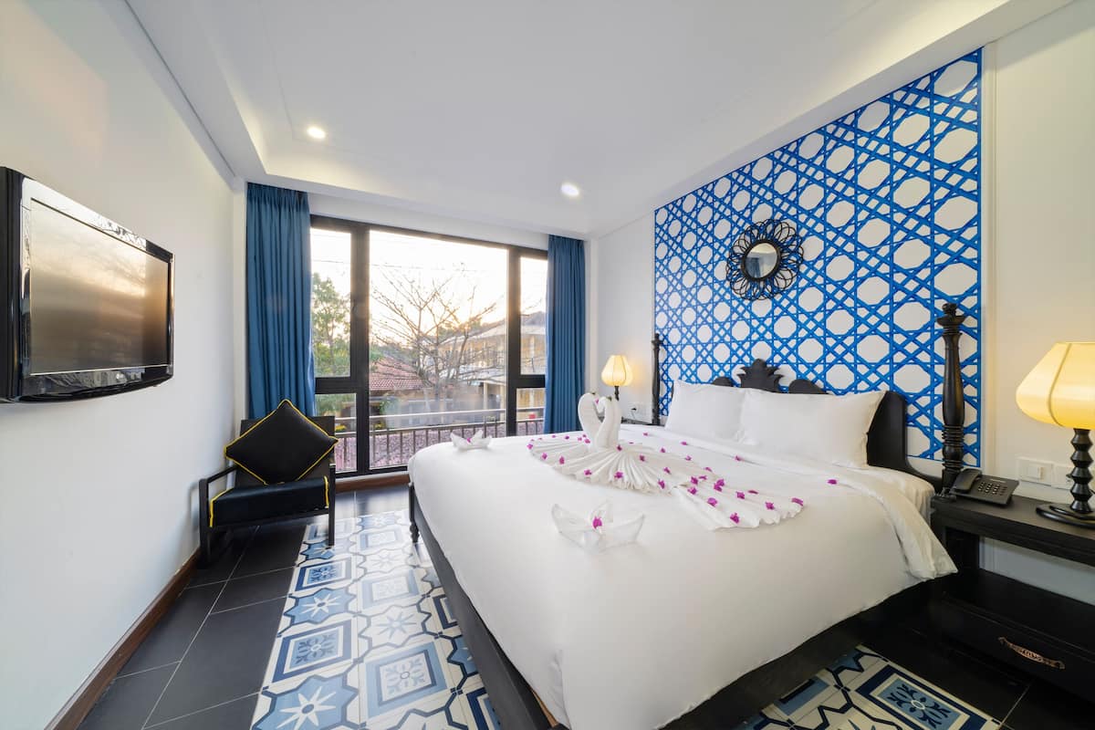 Premium bedding, down comforters, memory foam beds, minibar