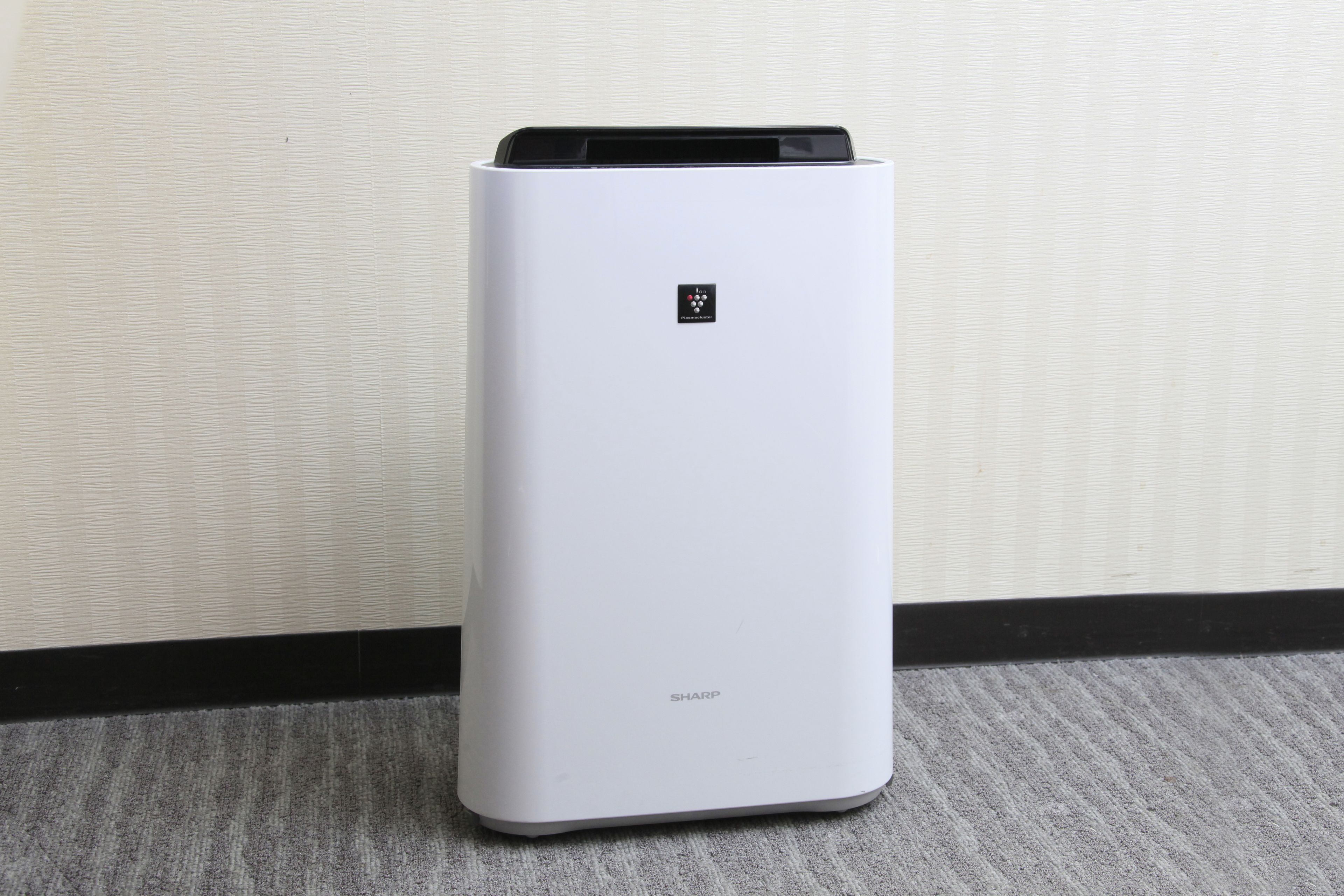 desk, blackout curtains, free wifi, bed sheets