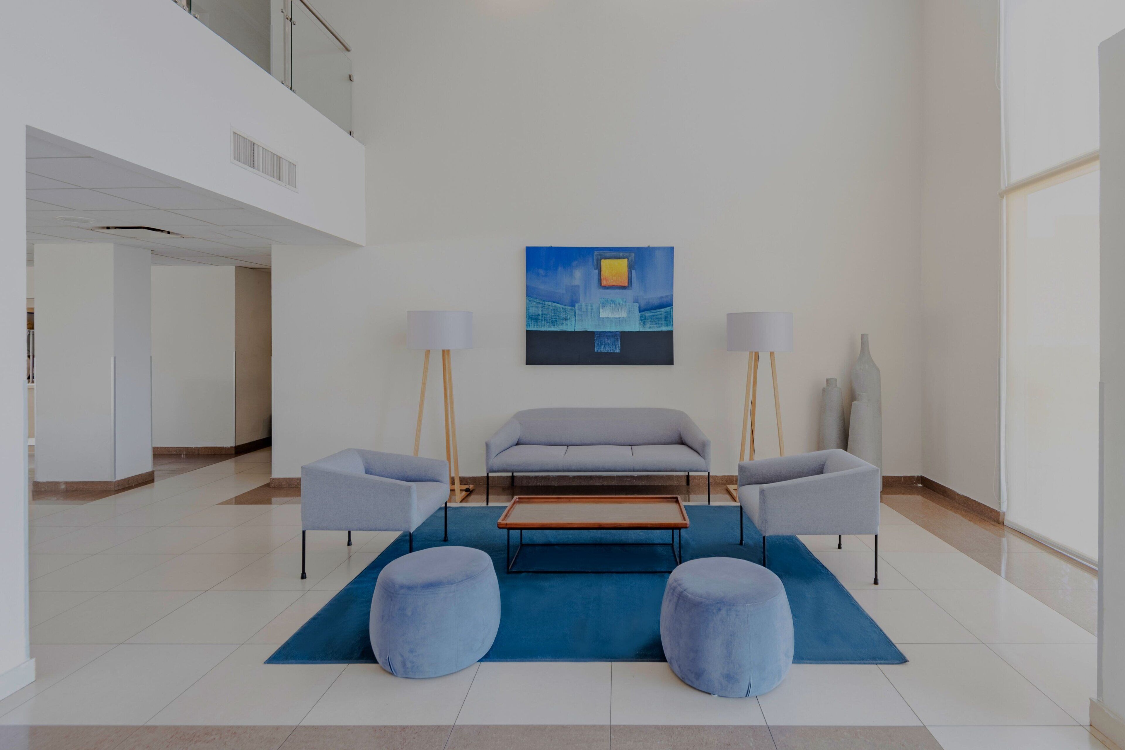 Televisión de pantalla plana de 32 pulgadas con canales por cable 