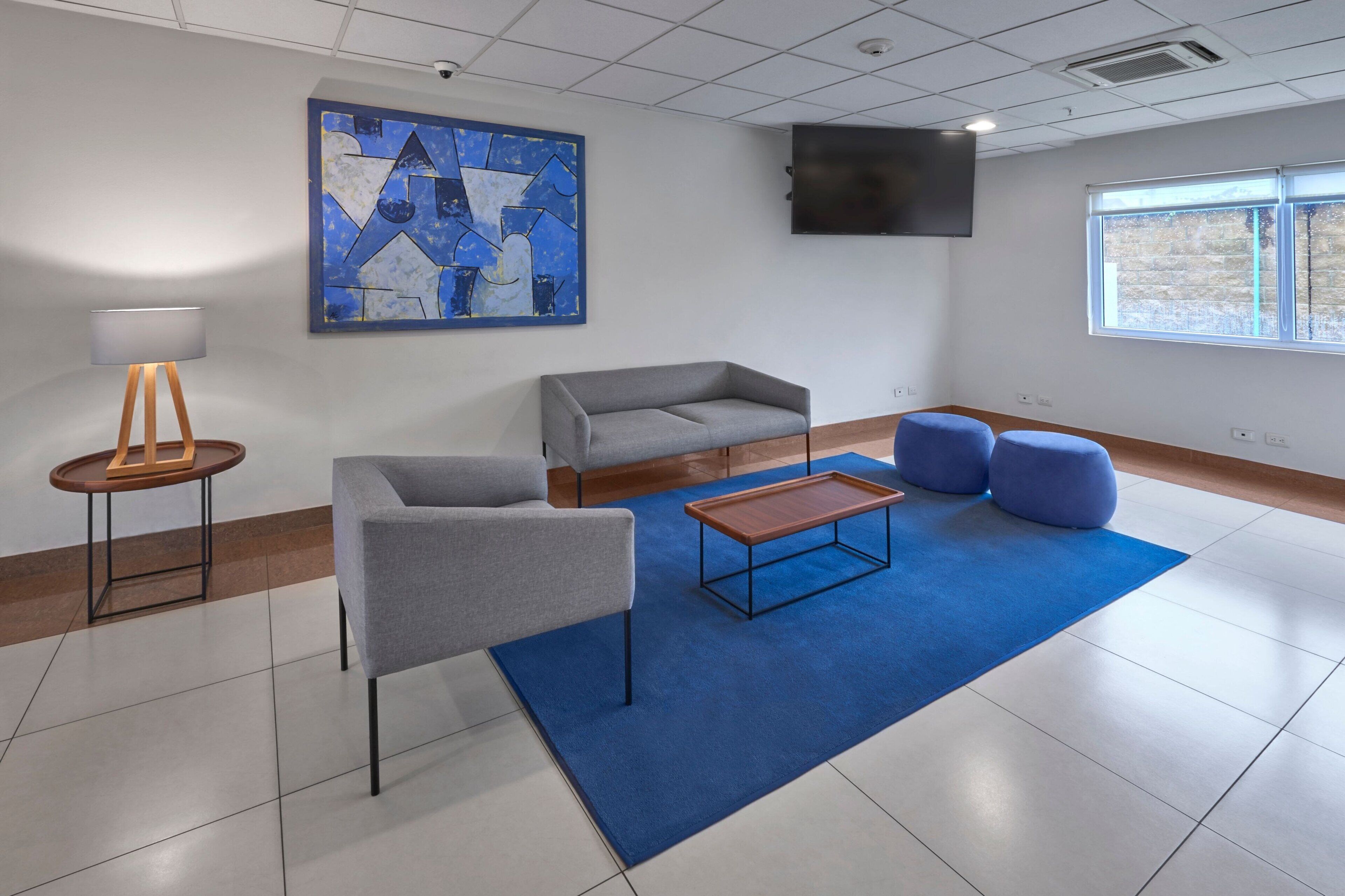 32-inch flat-screen tv with cable channels, tv