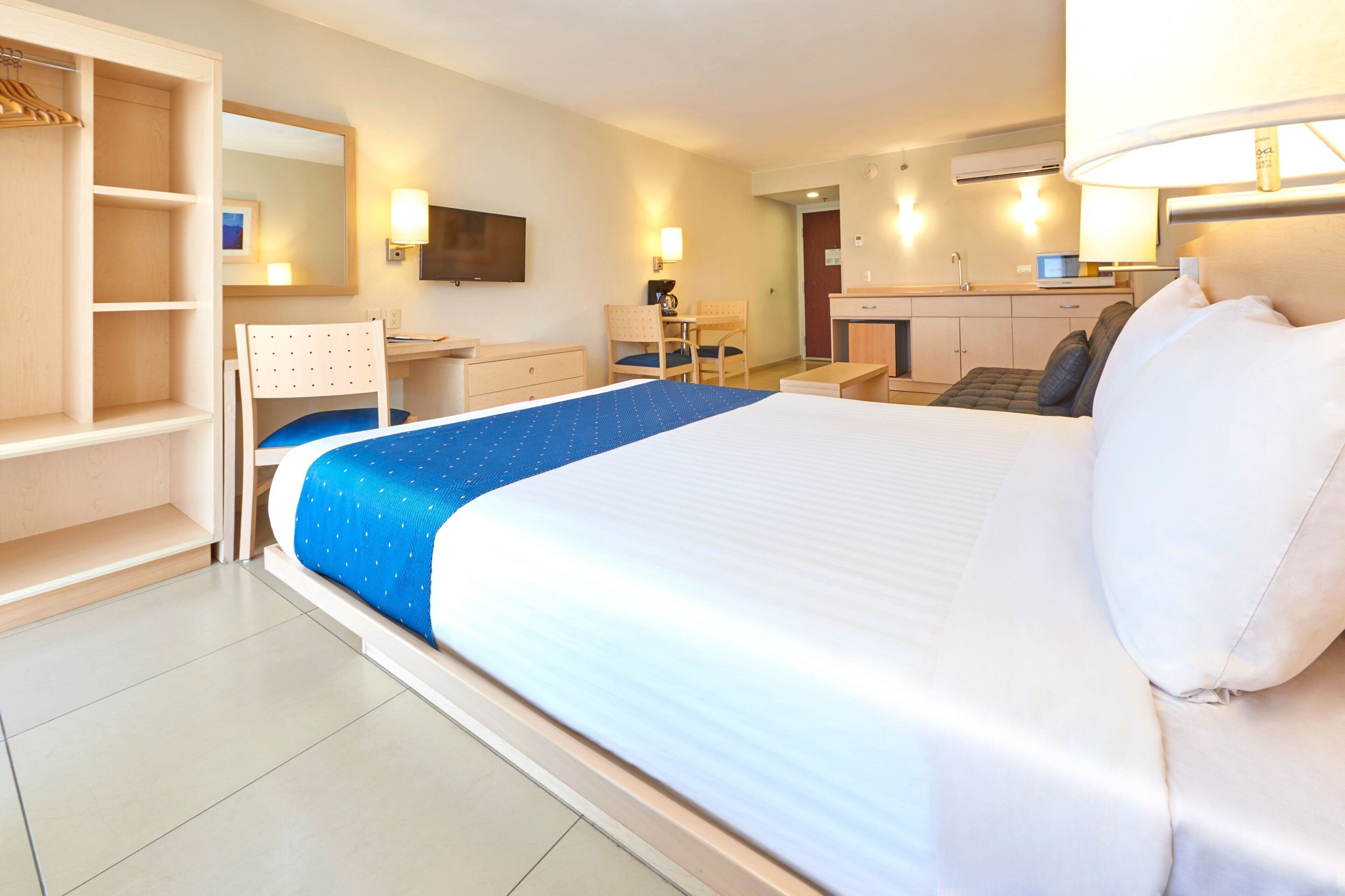 suite, 1 queen bed with sofa bed | desk, iron/ironing board, free wifi