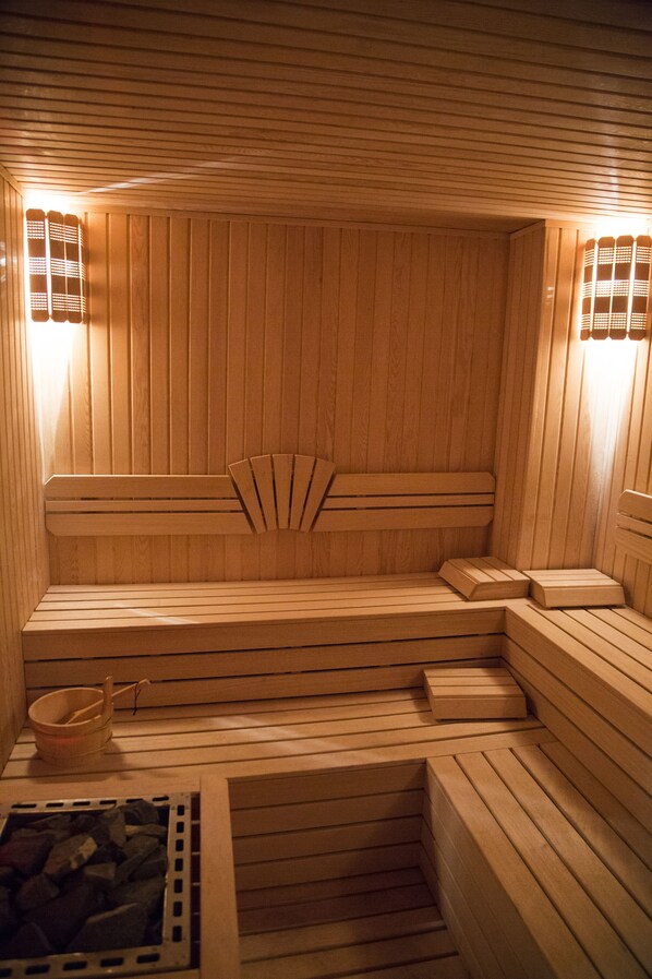 Couples treatment room(s), Turkish bath/hammam, body treatments