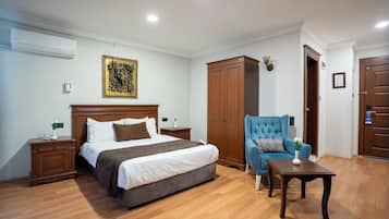 Premium bedding, minibar, in-room safe, desk