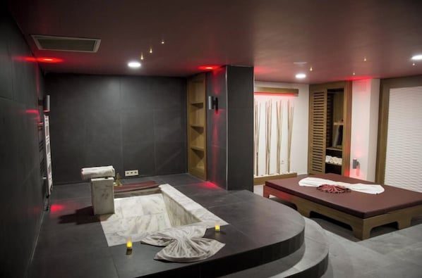 Couples treatment rooms, Turkish bath, body treatments, hydrotherapy