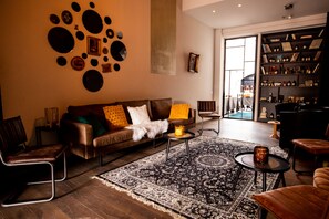 Sala de estar en el lobby