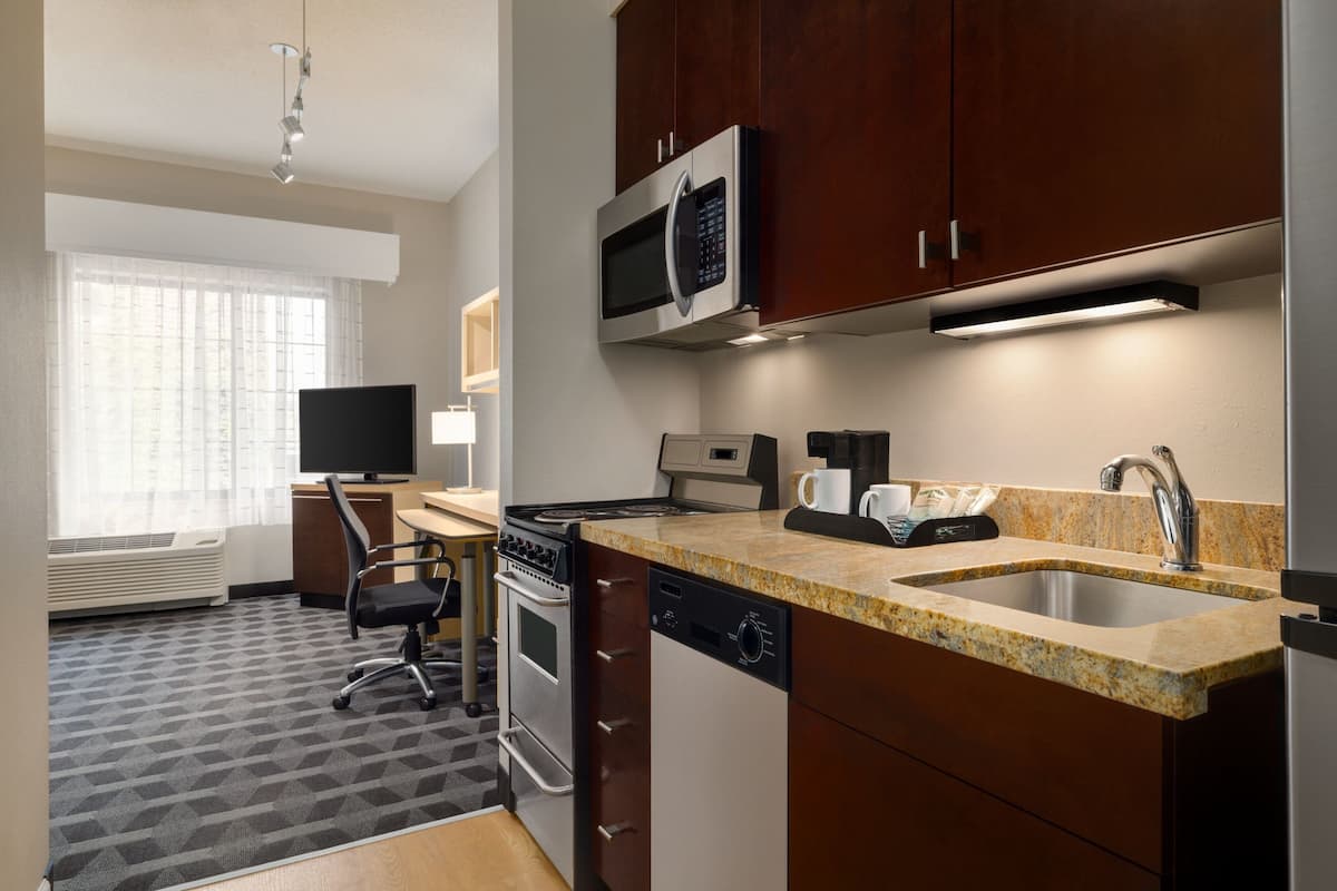 studio, non smoking | living area | flat-screen tv