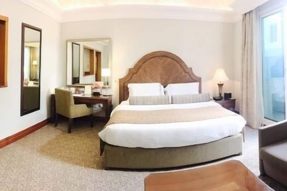 premium bedding, down duvets, pillow-top beds, minibar