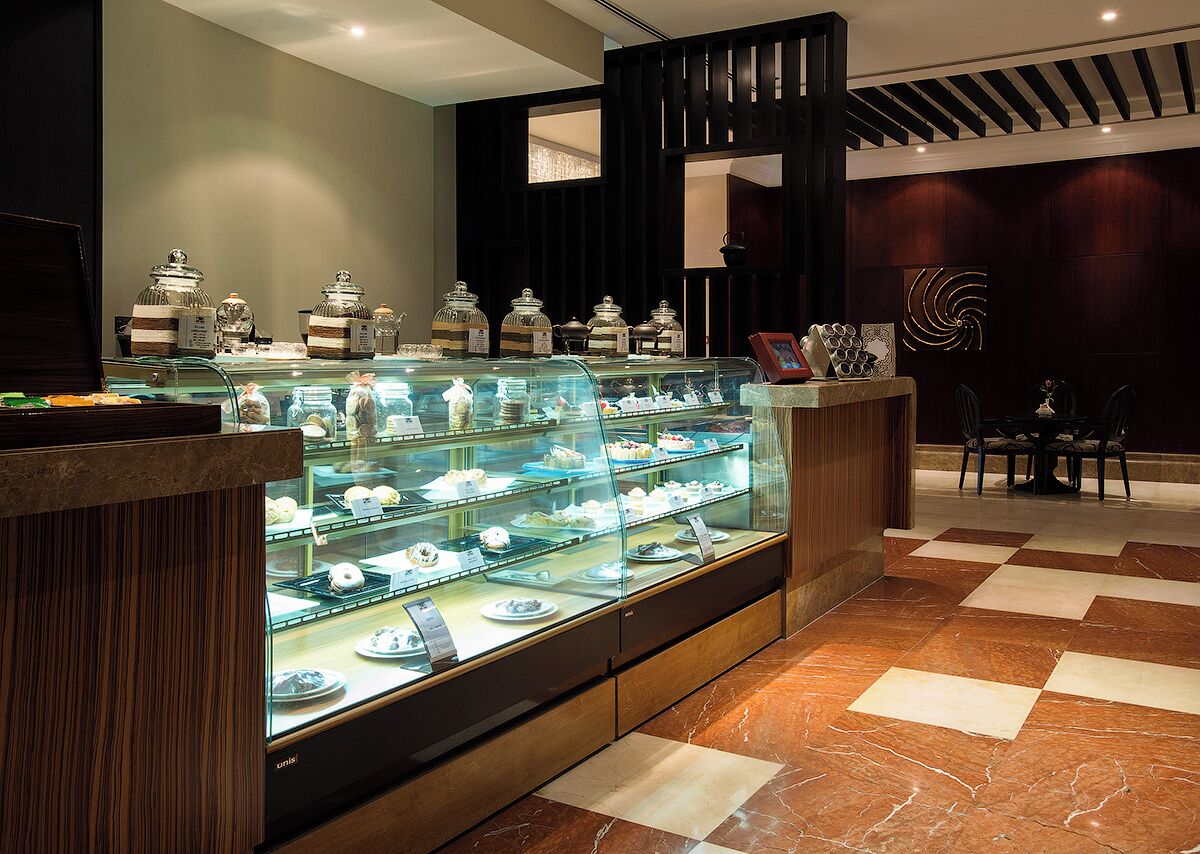 breakfast, lunch and dinner served