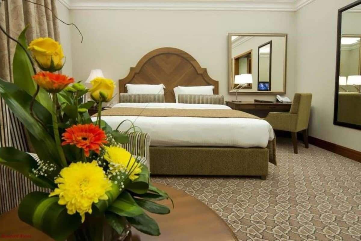 1 chambre, literie de qualité, couette en duvet