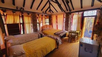 Familjerum - privat badrum - utsikt mot trädgården | Select Comfort-madrasser, individuell inredning och sängkläder