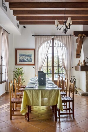 Local cuisine - TUGASA Villa Algar (Algar)