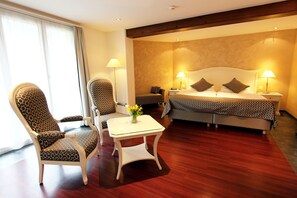 Junior Suite, Balcony | In-room safe, desk, soundproofing, free cots/infant beds - Seiler´s Vintage Hotel & Spa (Kandersteg)