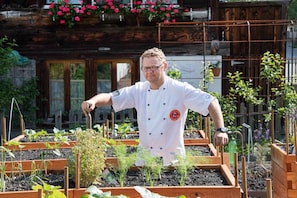Breakfast, lunch and dinner served - Seiler´s Vintage Hotel & Spa (Kandersteg)