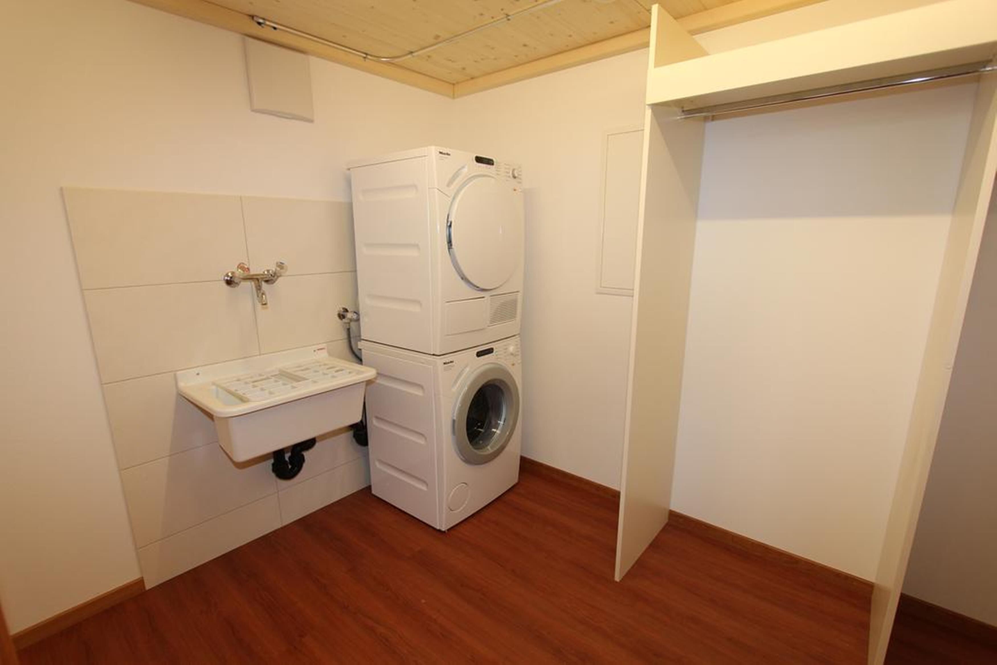 loft | bathroom | hair dryer, bathrobes, slippers, towels