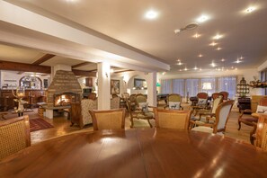 Lobby sitting area - Seiler´s Vintage Hotel & Spa (Kandersteg)