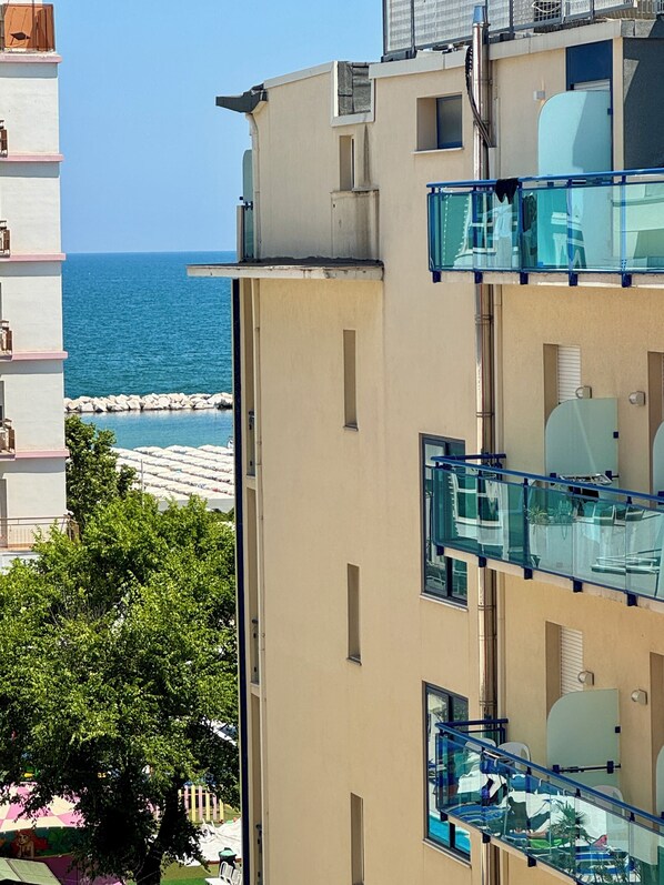 Coffres-forts dans les chambres, Wi-Fi gratuit