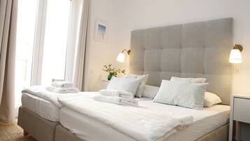 Egyptian cotton sheets, premium bedding, in-room safe