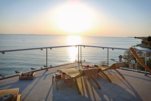 Sun deck