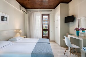 Studio, Partial Sea View | Living area | 19-inch flat-screen TV with cable channels, TV - Magia Apartments (Chania)