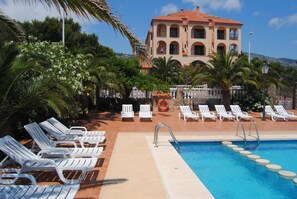 Outdoor pool - Hotel Sancho III (Alcala de Xivert)