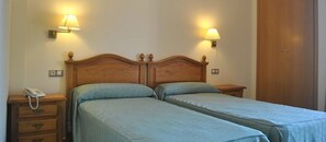Quarto triplo | Cofres nos quartos, escrivaninha, berços (sobretaxa), Wi-Fi de cortesia