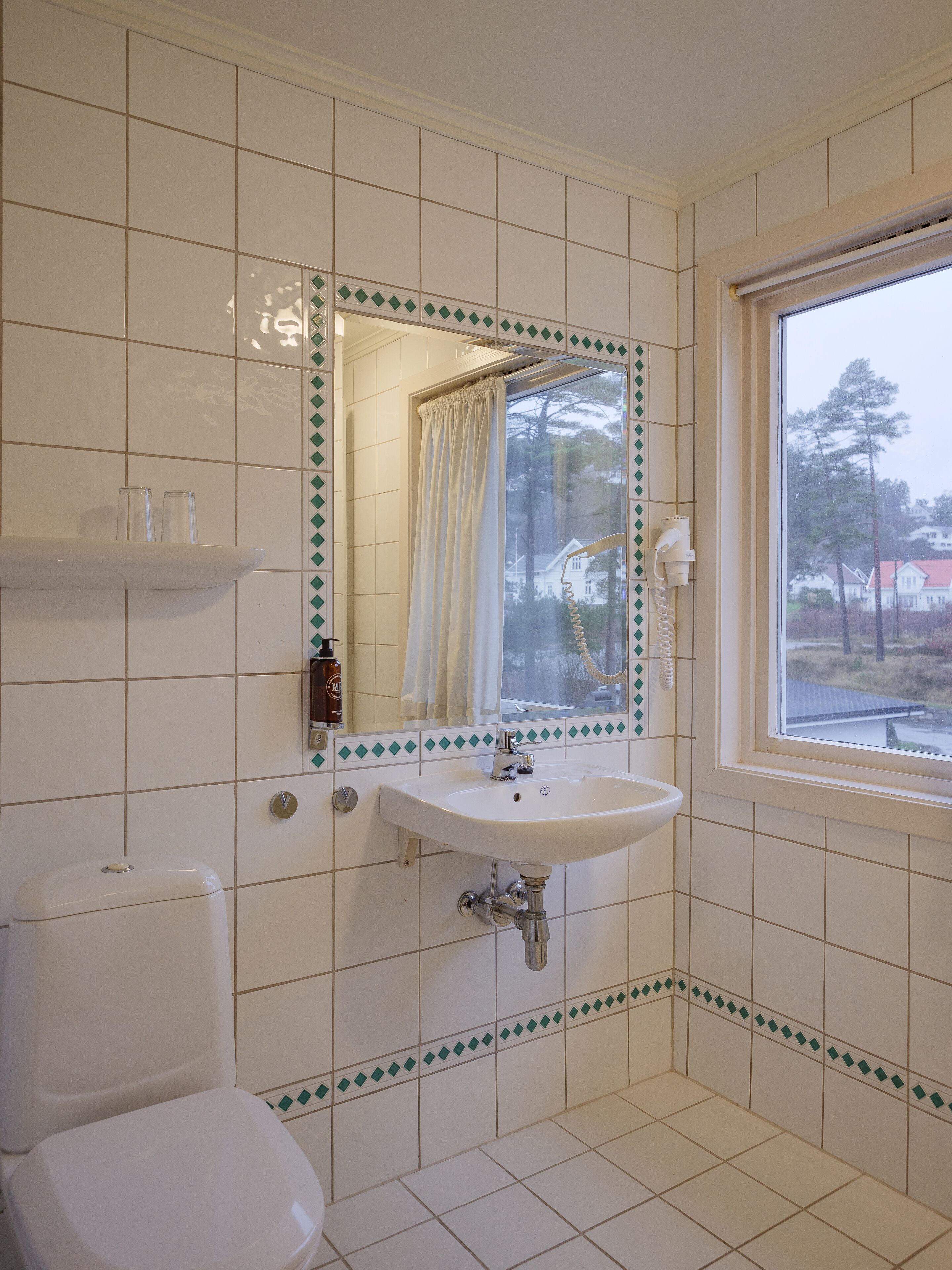 double room | bathroom | shower, hair dryer, towels