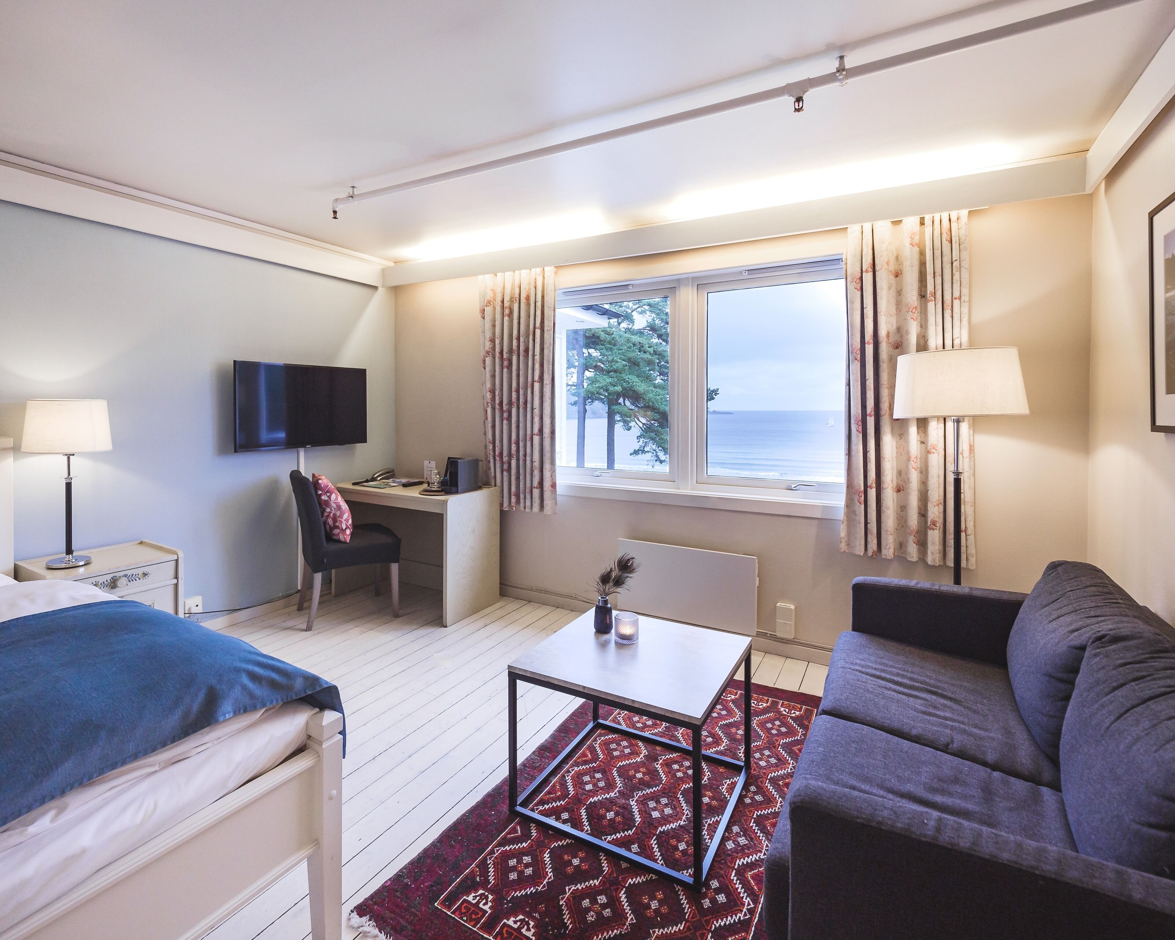 double room, sea view | 1 bedroom, down duvets, minibar, iron/ironing board