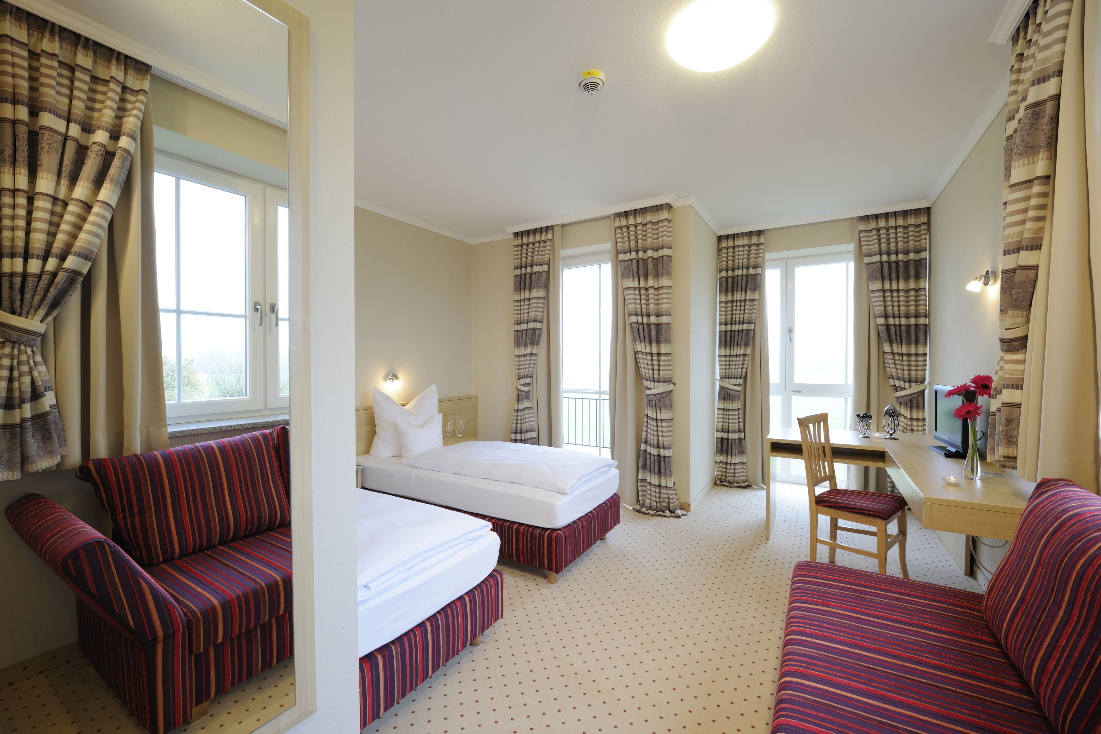 single room | in-room safe, desk, soundproofing, iron/ironing board