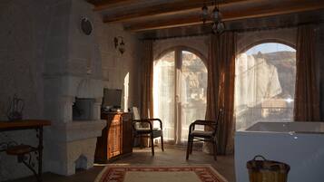 Chambre Double Panoramique, 1 chambre, vue vallée | Surmatelas, coffres-forts dans les chambres, décoration personnalisée