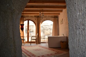 Pillowtop beds, in-room safe, individually decorated, desk - Canyon View Hotel (Nevsehir)