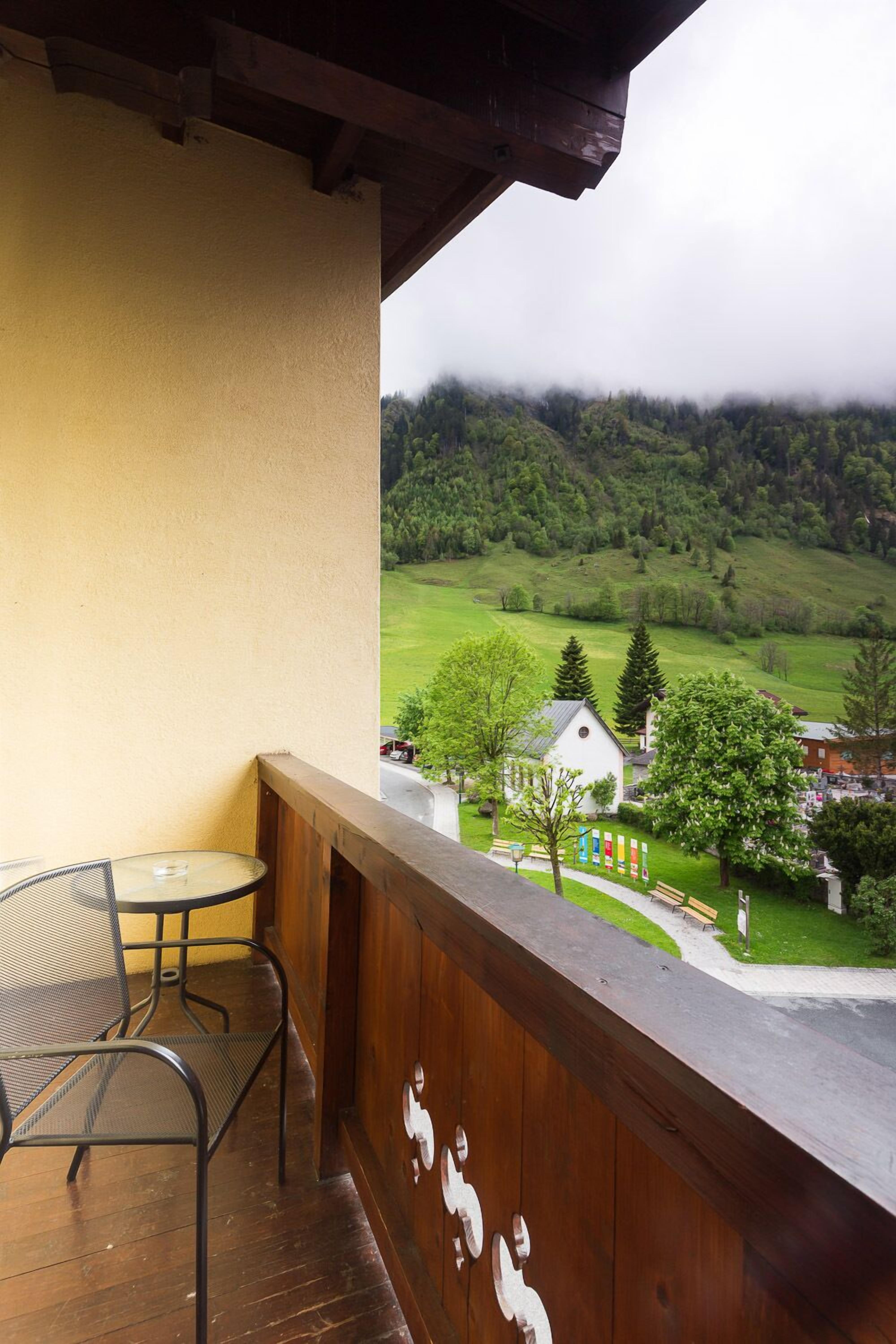 quadruple room, non smoking, mountain view | mountain view