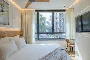 Literie de qualité supérieure, coffres-forts dans les chambres, bureau