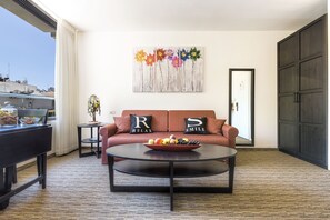Suite | 1 bedroom, premium bedding, in-room safe, desk
