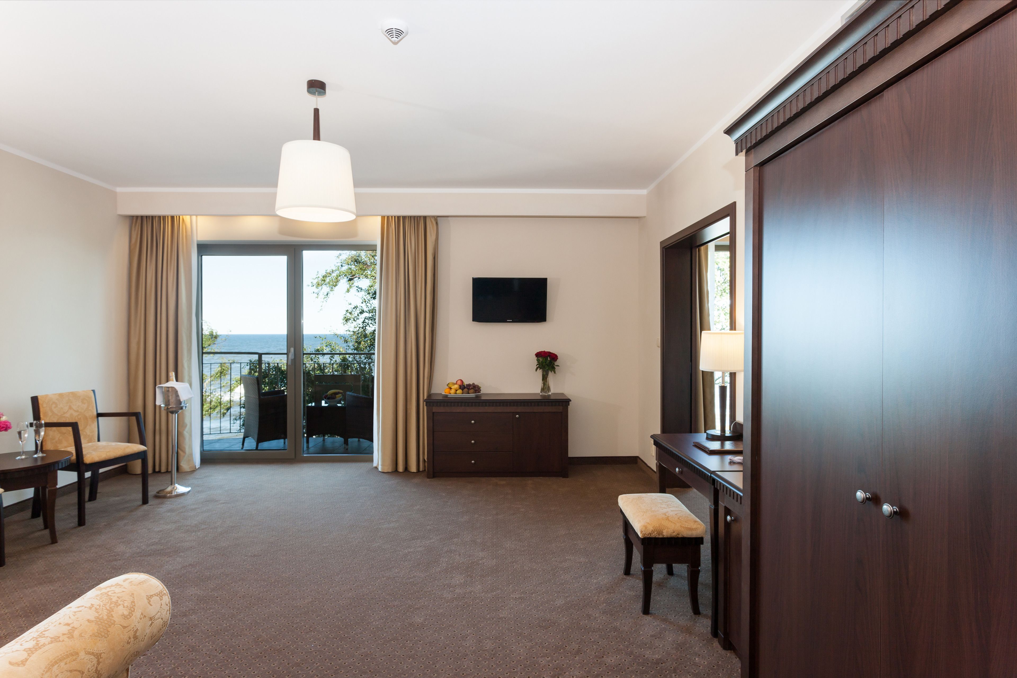superior apartment, sea view | 1 bedroom, minibar, in-room safe, desk