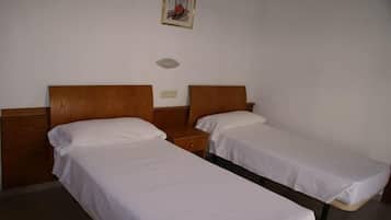 Tweepersoonskamer | Een kluis op de kamer, extra bedden, gratis wifi