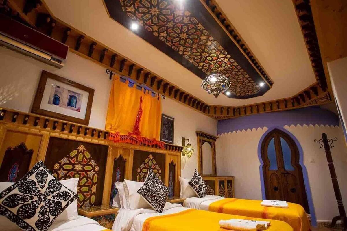 Premium bedding, Select Comfort beds, in-room safe, WiFi (free)