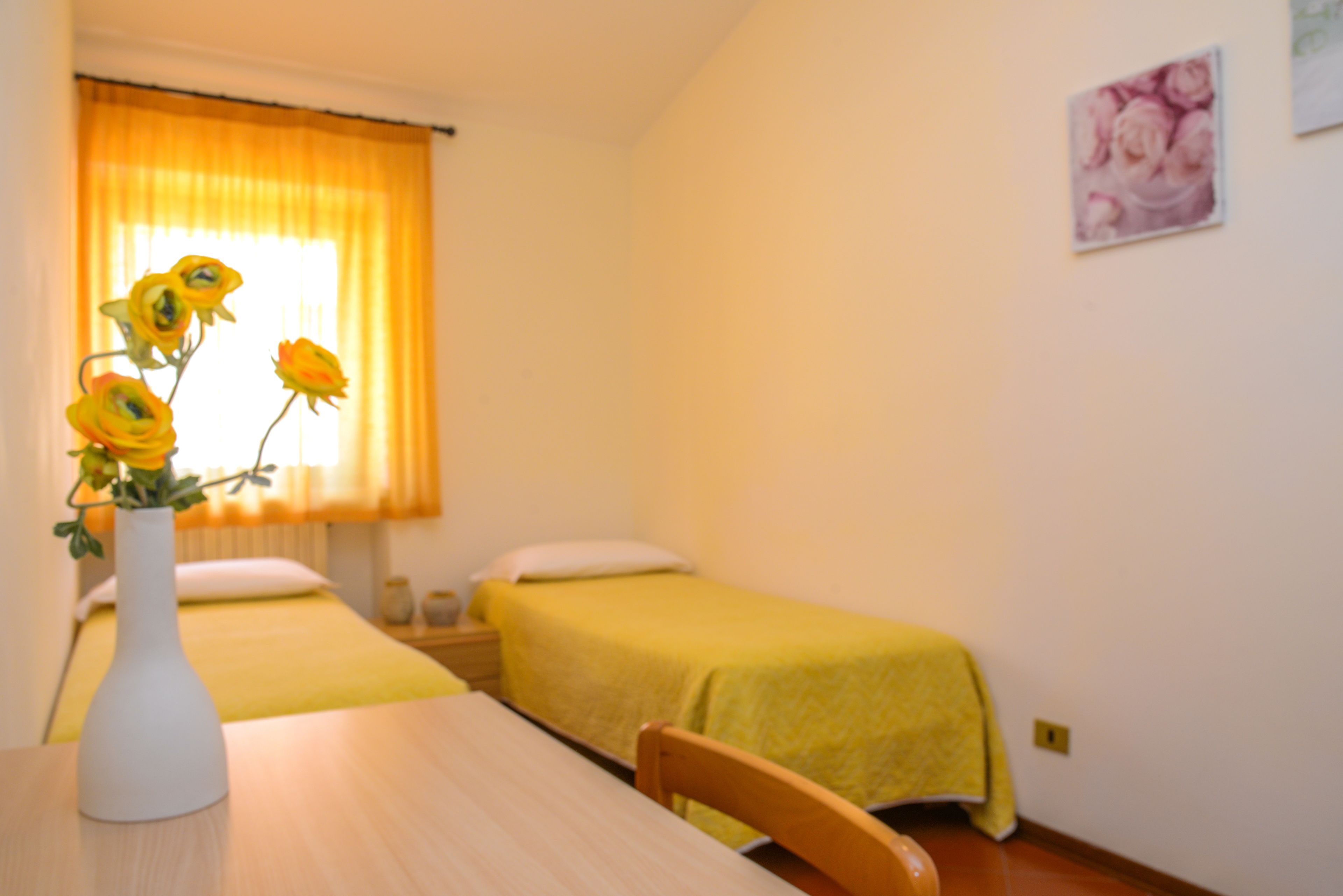 frette italian sheets, select comfort beds, desk, iron/ironing board