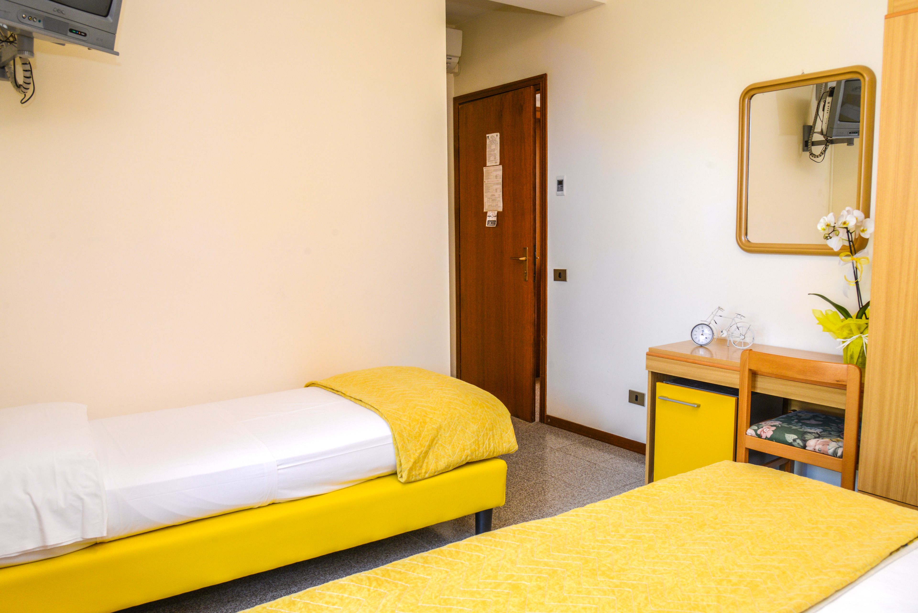 frette italian sheets, select comfort beds, desk, iron/ironing board